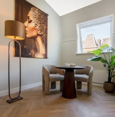 High End 1br Center 3*