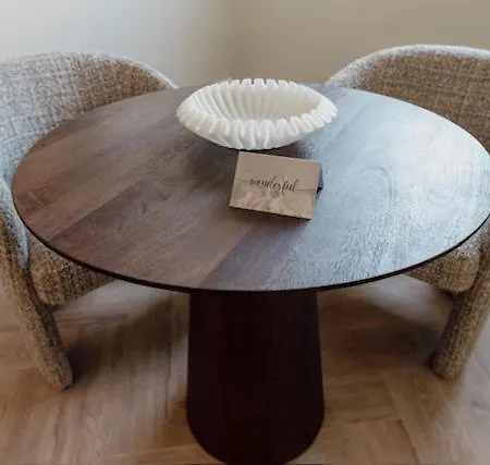 High End 1br Center *