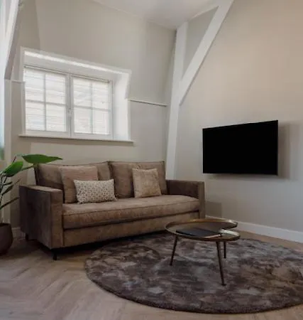 High End 1br Center 3*